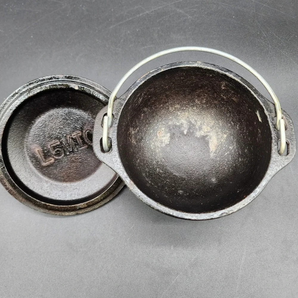 Lodge Miniature Black Cast Iron Cauldron L5MIC Pot Lid Rustic Farmhouse Decor